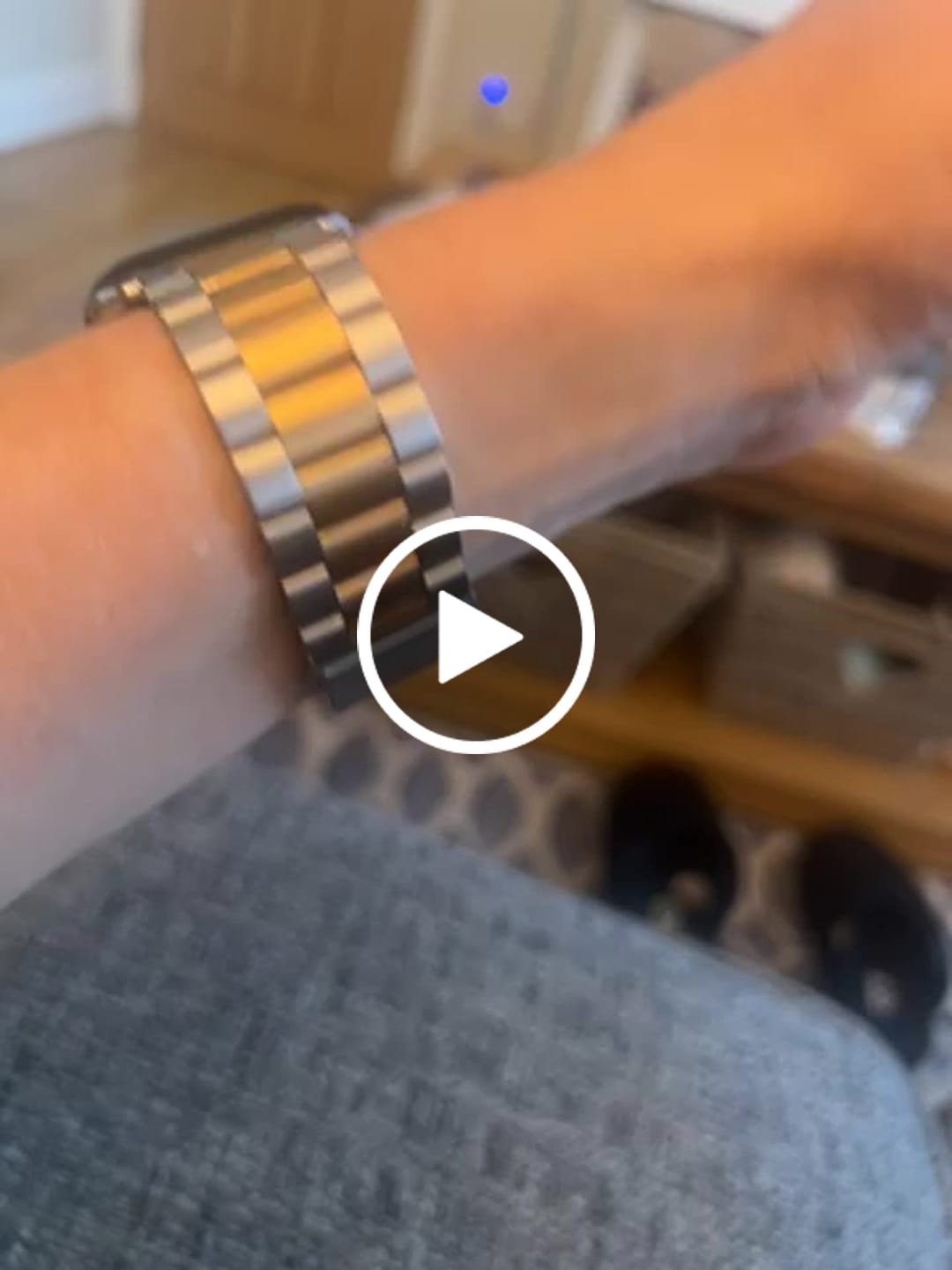 Customer video review of Arya Stainless Strap