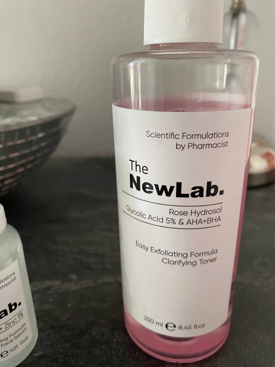 Customer photo review of Revitalisierendes Gesichtswasser Rosenhydrosol Glykolsäure 5% & AHA+BHA