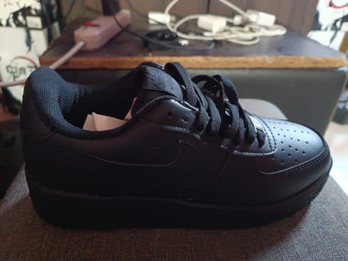 Customer photo review of Tenis Air Force 1 Negro Total 1.1 Premium