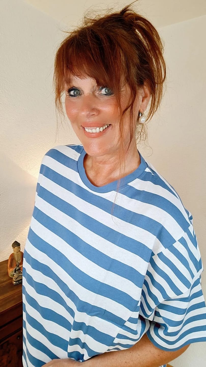 Customer photo review of Plus Size - Buykud 100% Cotton Striped Casual T-Shirt