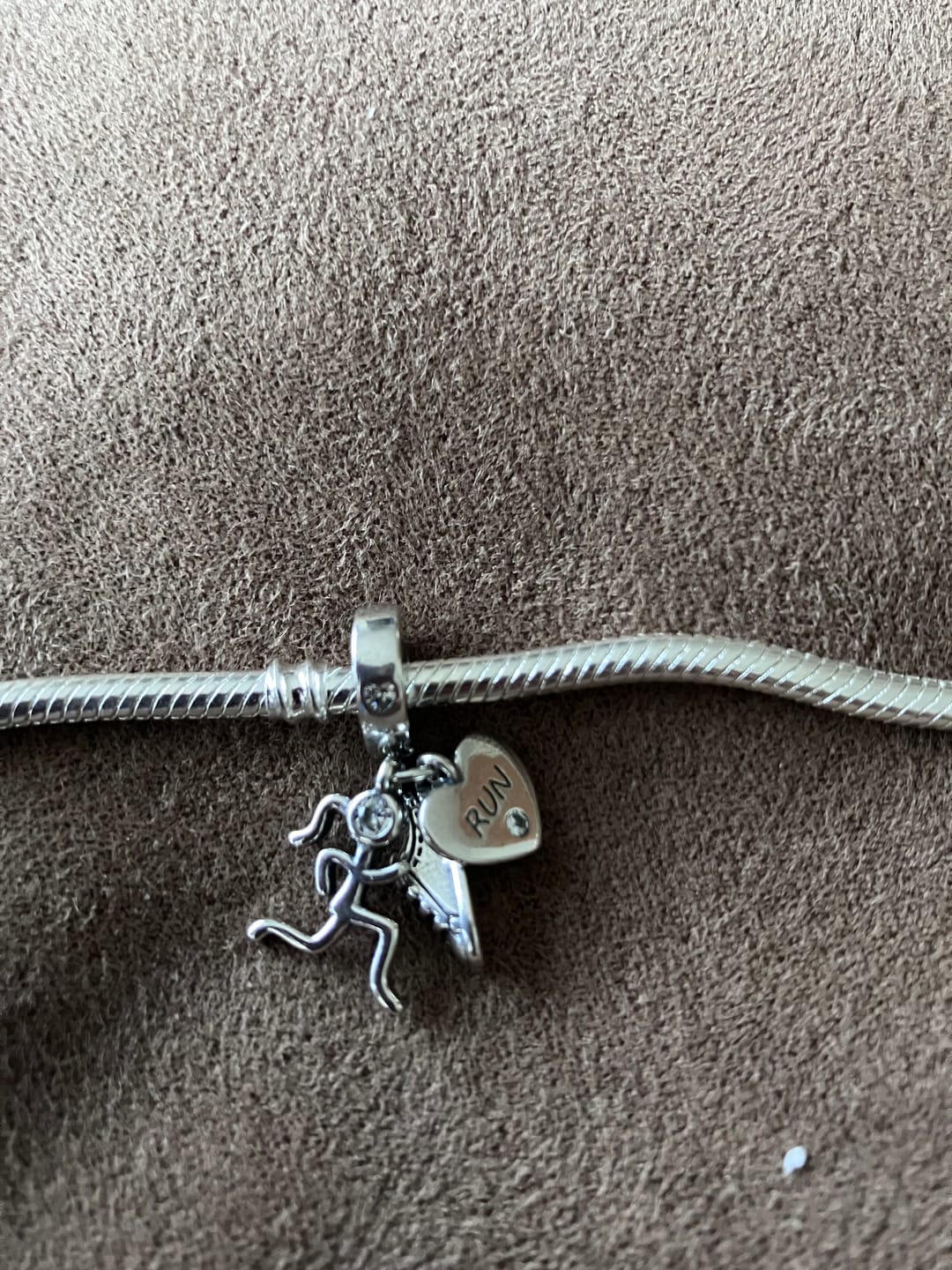 Customer photo review of Charm Run "Pasión Veloz"