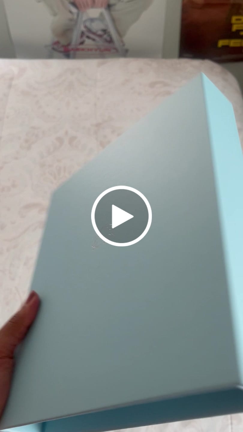 Customer video review of PREMIUM HOLOGRAPHIC PHOTOCARD SLEEVES - HEART VERSION