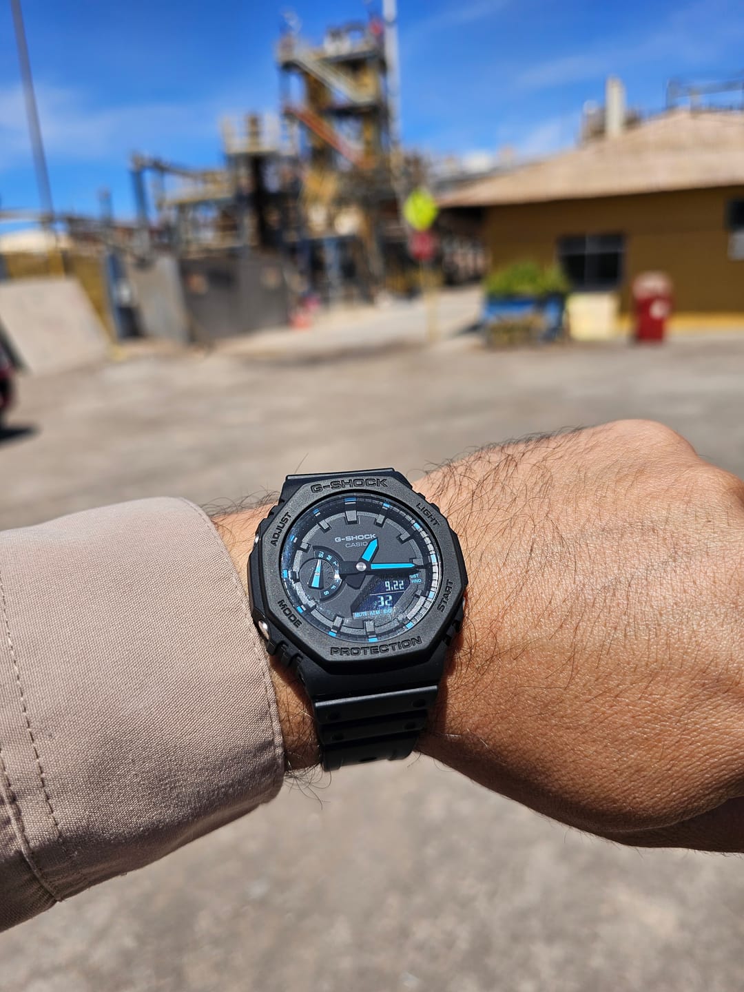 Customer photo review of Reloj Casio G-Shock Royal Oak "Casioak" GA-2100-1A2DR NEON ACCENT Negro