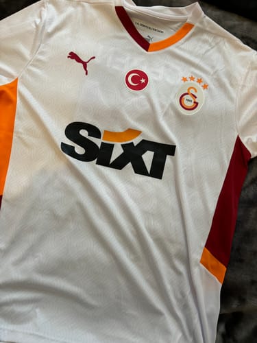 Customer photo review of Galatasaray Yeni Sezon Formasi White Deplasman 2024-2025 New season Forma Jersey Maillot Camiseta