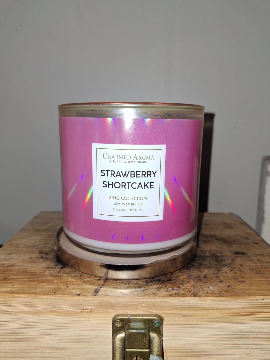Customer photo review of Surprise Jewelry Candle