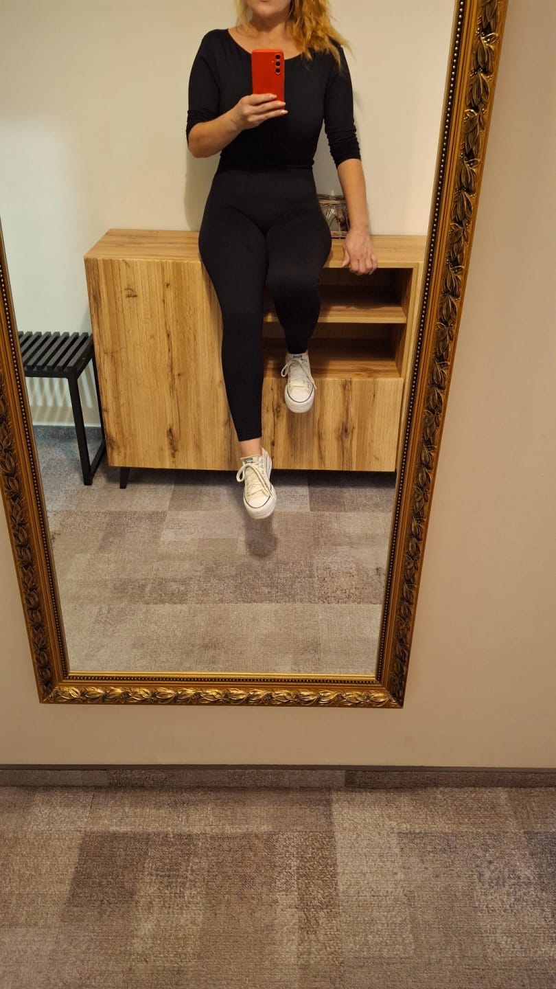 Customer photo review of SECOND SKIN POCKET LEGGINGS