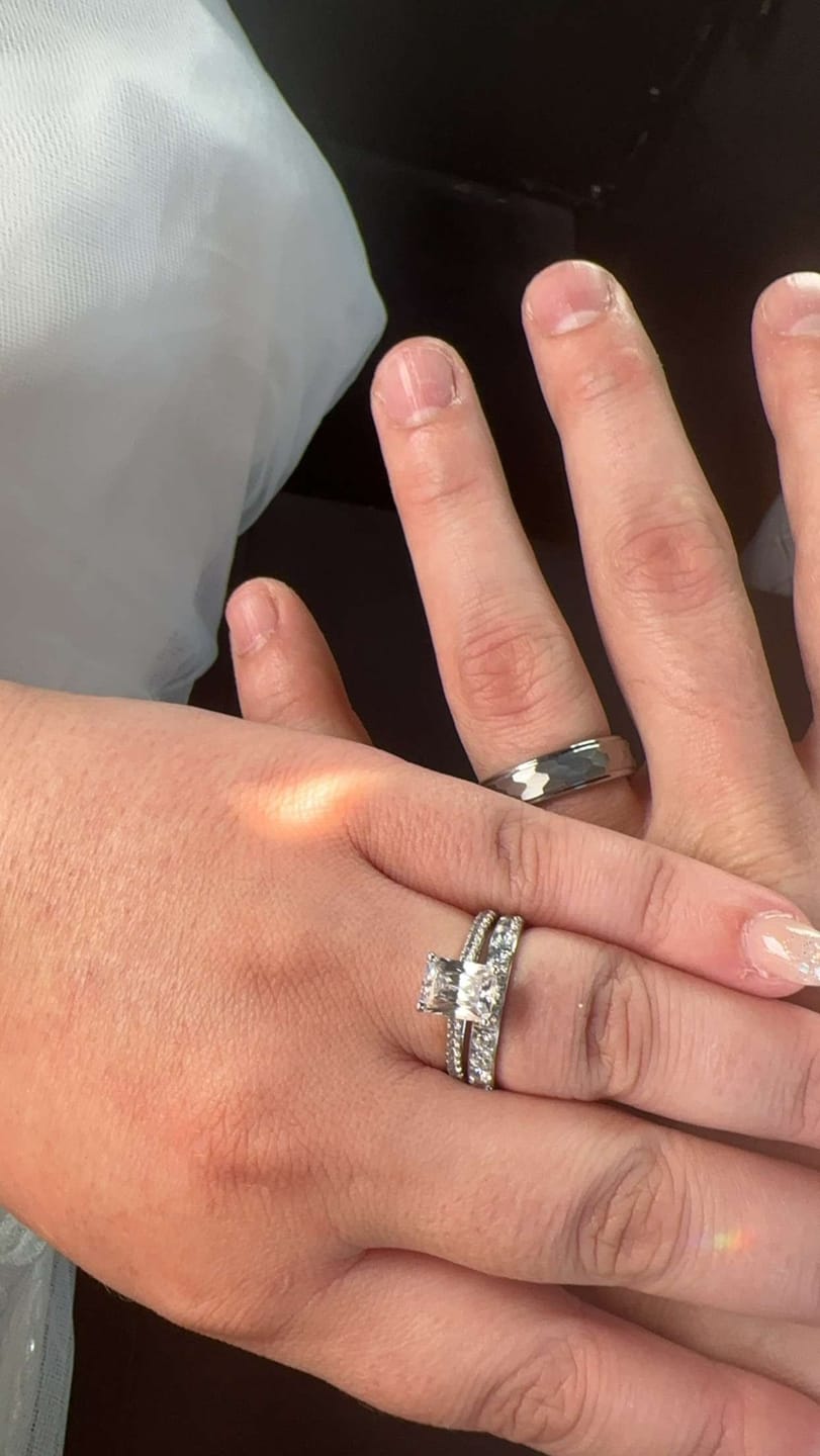 Customer photo review of White Gold 2mm Full Glitz Ring