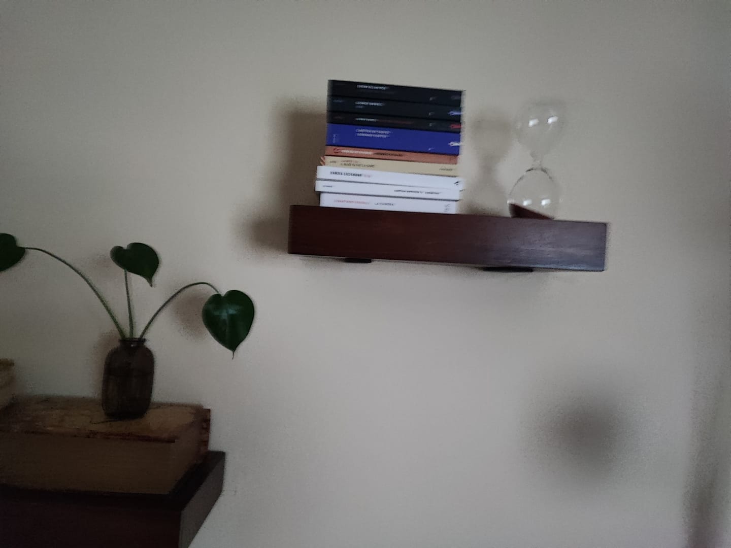 Customer photo review of Mensola sospesa - VENERE - Profondità 15-20-25 cm. Noce Scuro
