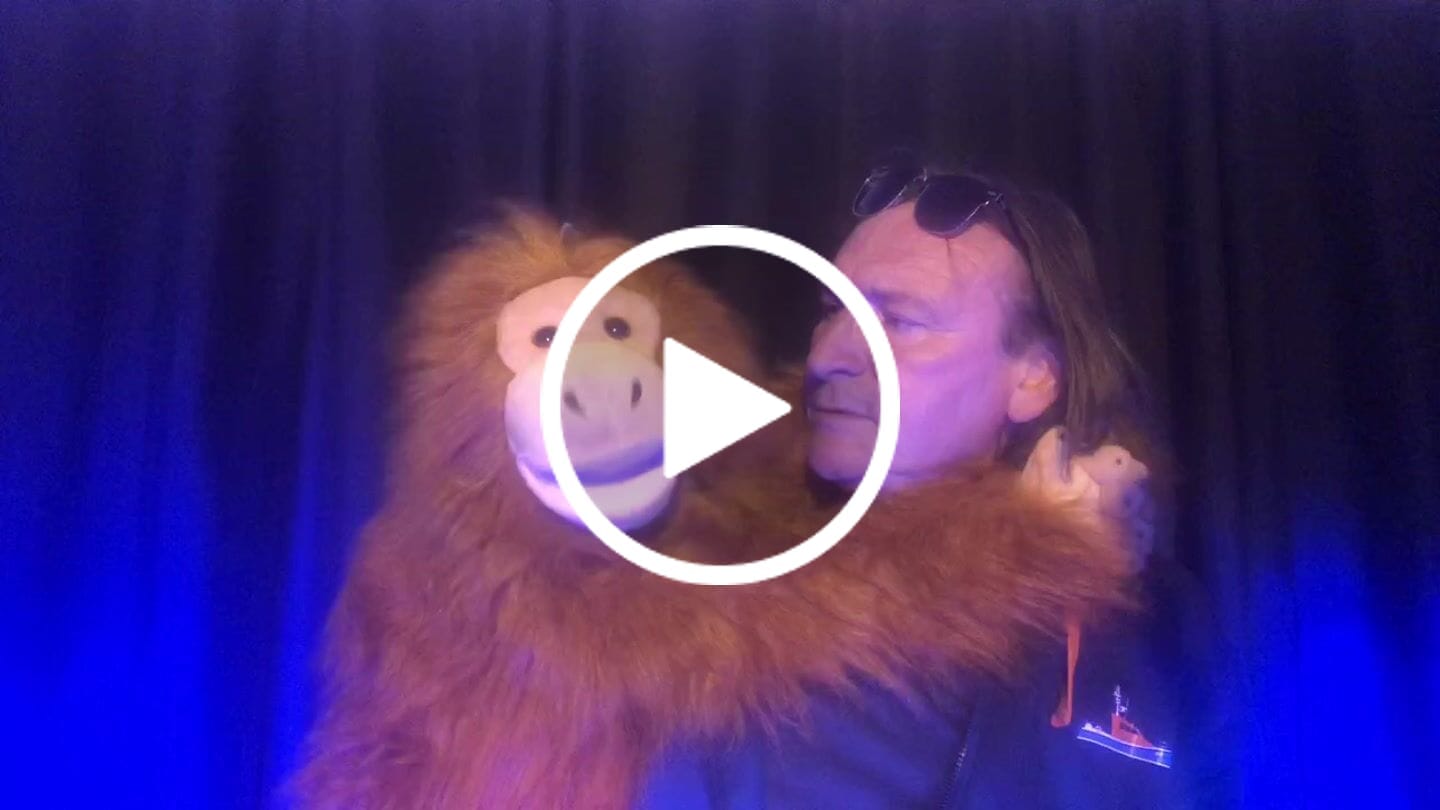 Customer video review of Orang-outan Marionnette