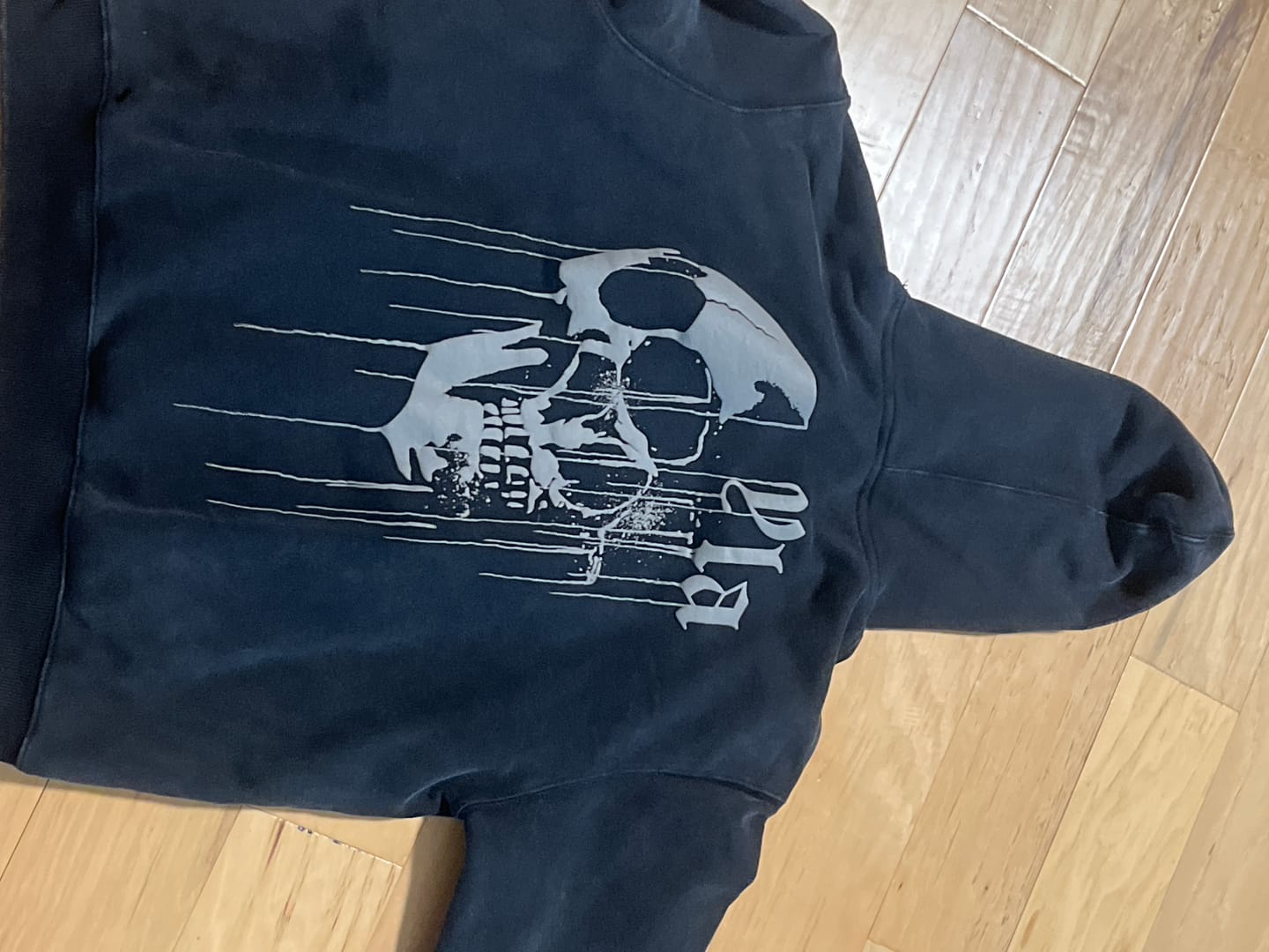 Customer photo review of 551 - Drippy Skull Hoodie
