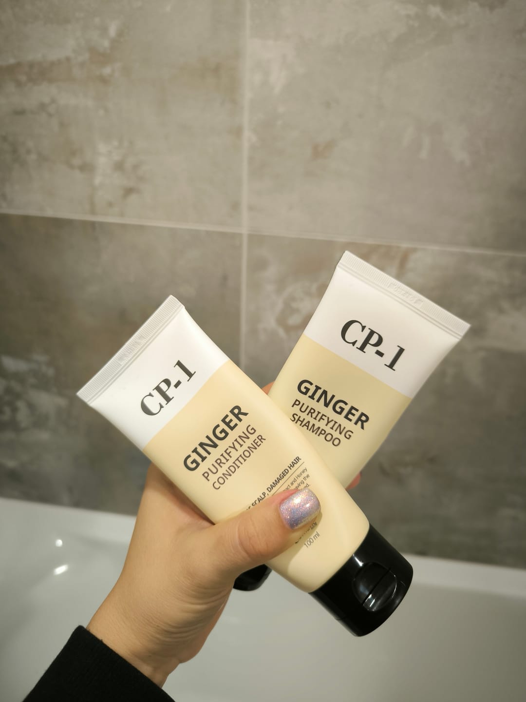 Customer photo review of Atjaunojošs šampūns matiem ar ingvera sakni CP-1 Ginger Purifying Shampoo