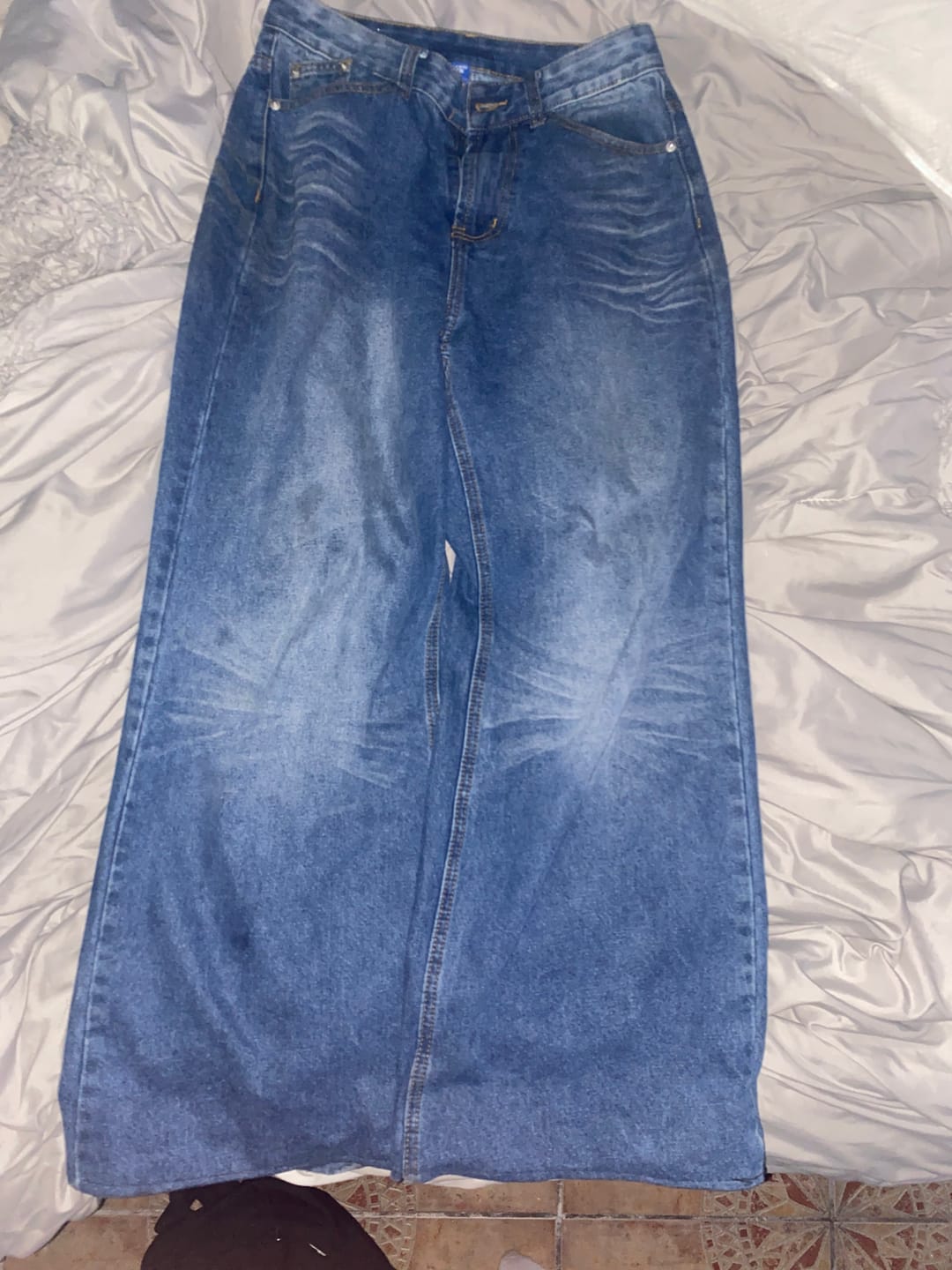 Customer photo review of Aelfric Eden Baggy  Folds Jeans