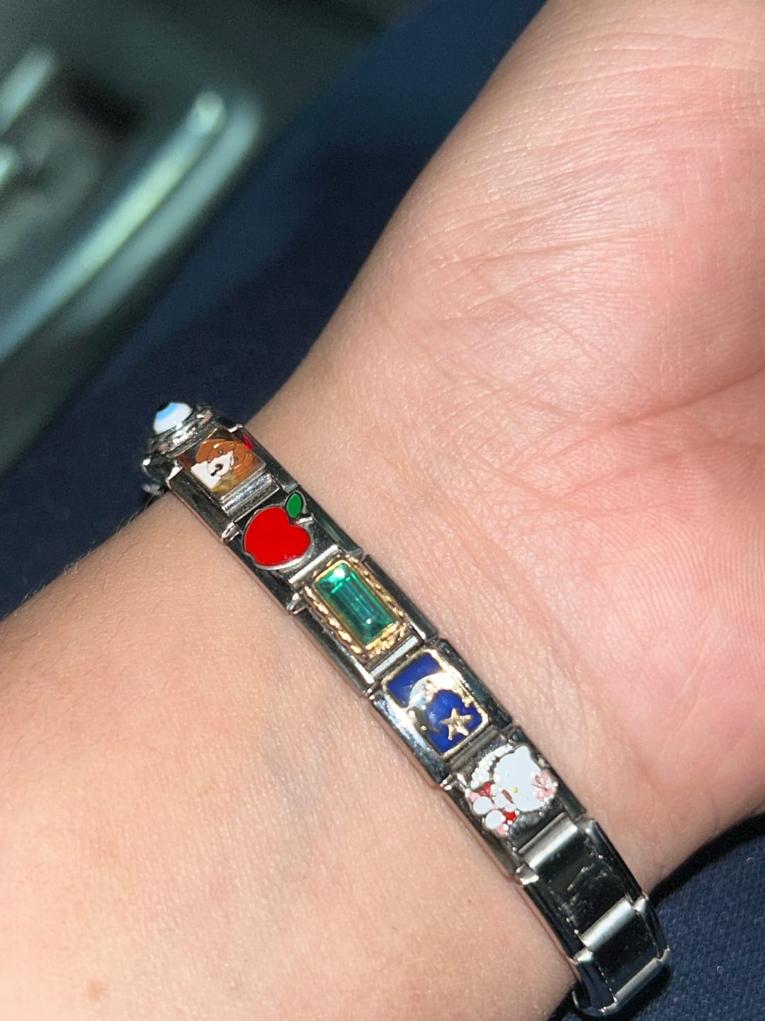 Customer photo review of Charm Luna Con Fondo Azul