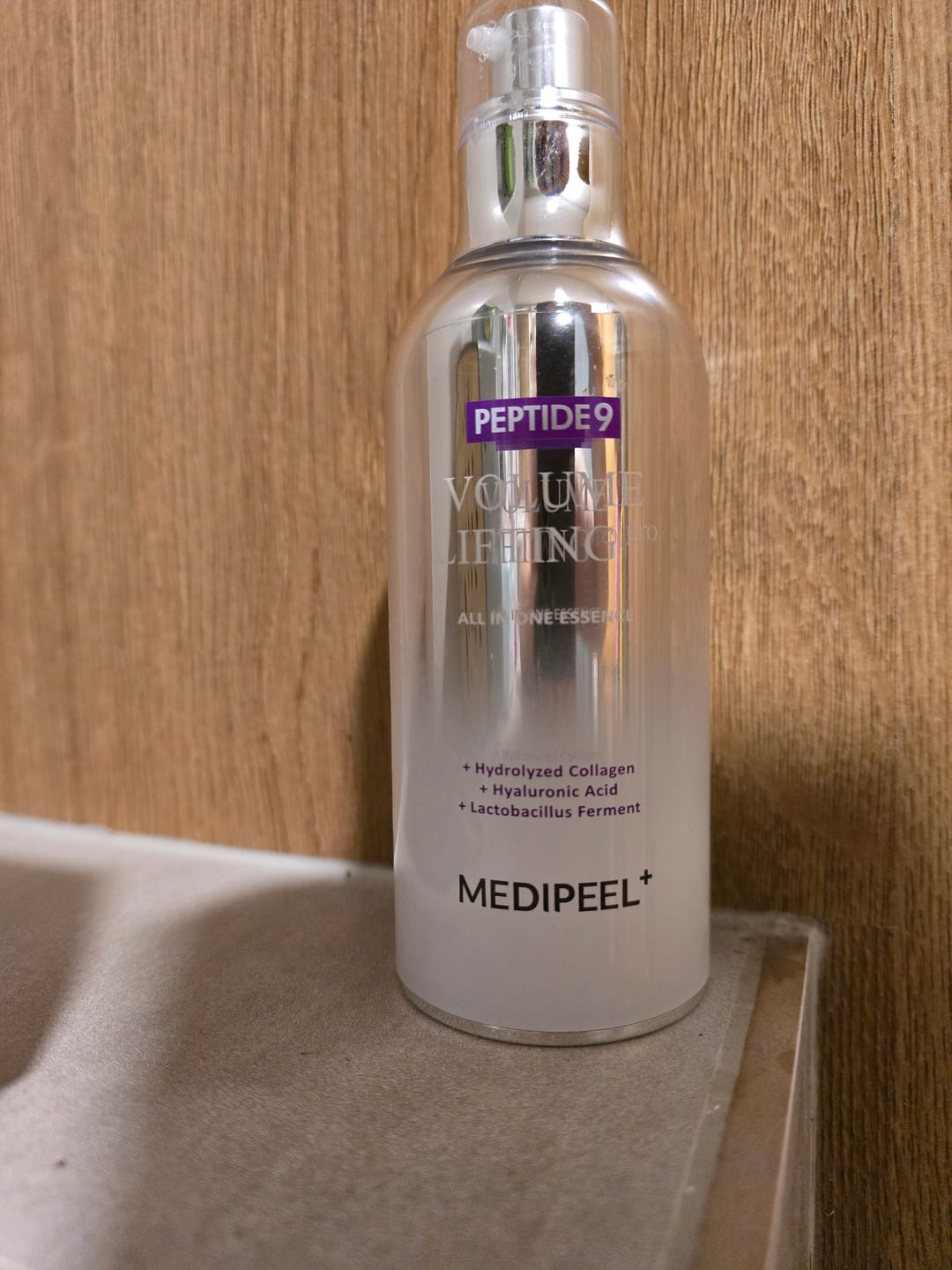 Customer photo review of Skābekļa liftinga esence ar peptīdiem Medi-Peel Peptide 9 Volume Lifting All In One Essence PRO