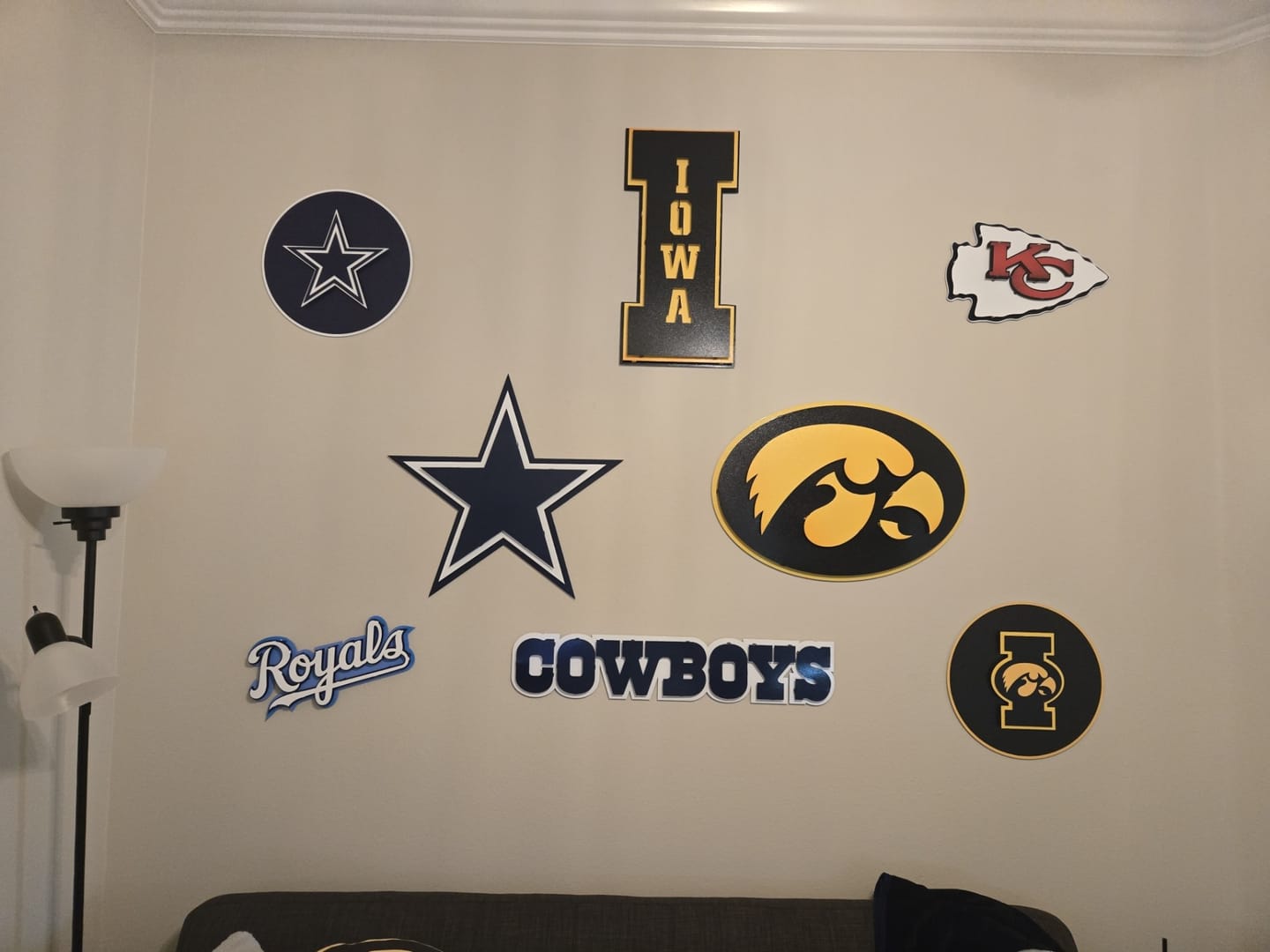 Customer photo review of Iowa Hawkeyes CRAFT SERIES 3D Embossed Metal Wall Art