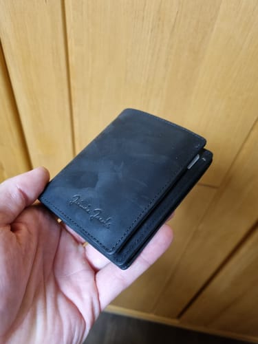 Customer photo review of Slimstar - slim wallet with large coin pocket