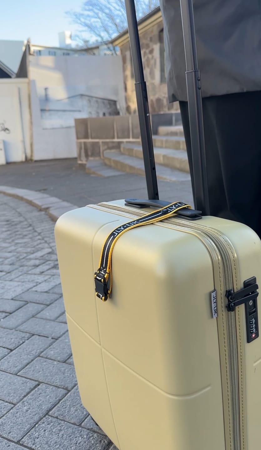 Customer photo review of JLY UK Suitcase - Large Suitcase (77.5cm)