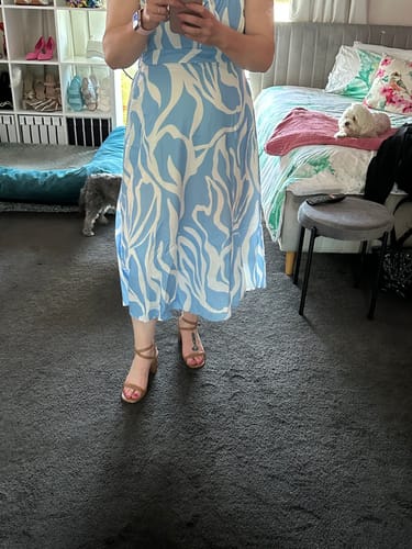 Customer photo review of Arlie Midi in Blue and White Print