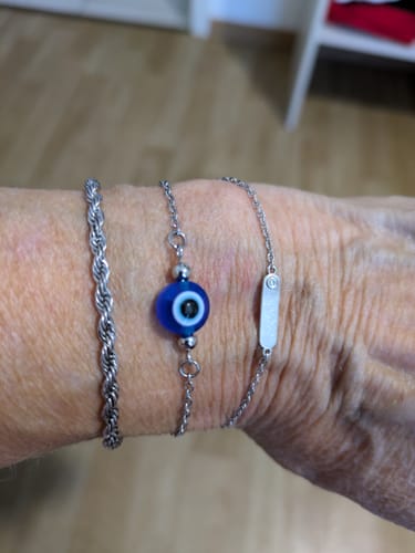 Customer photo review of Bracelet de protection perle mauvais oeil en acier inoxydable