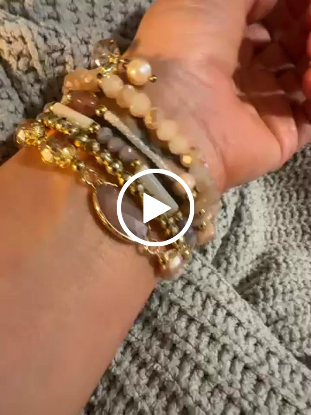 Customer video review of Pearly Rosette Stretch Apple Watch Strap