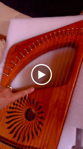 Customer video review of Hluru Lyre Harp 19-string Hollow "Light on earth" Instrument