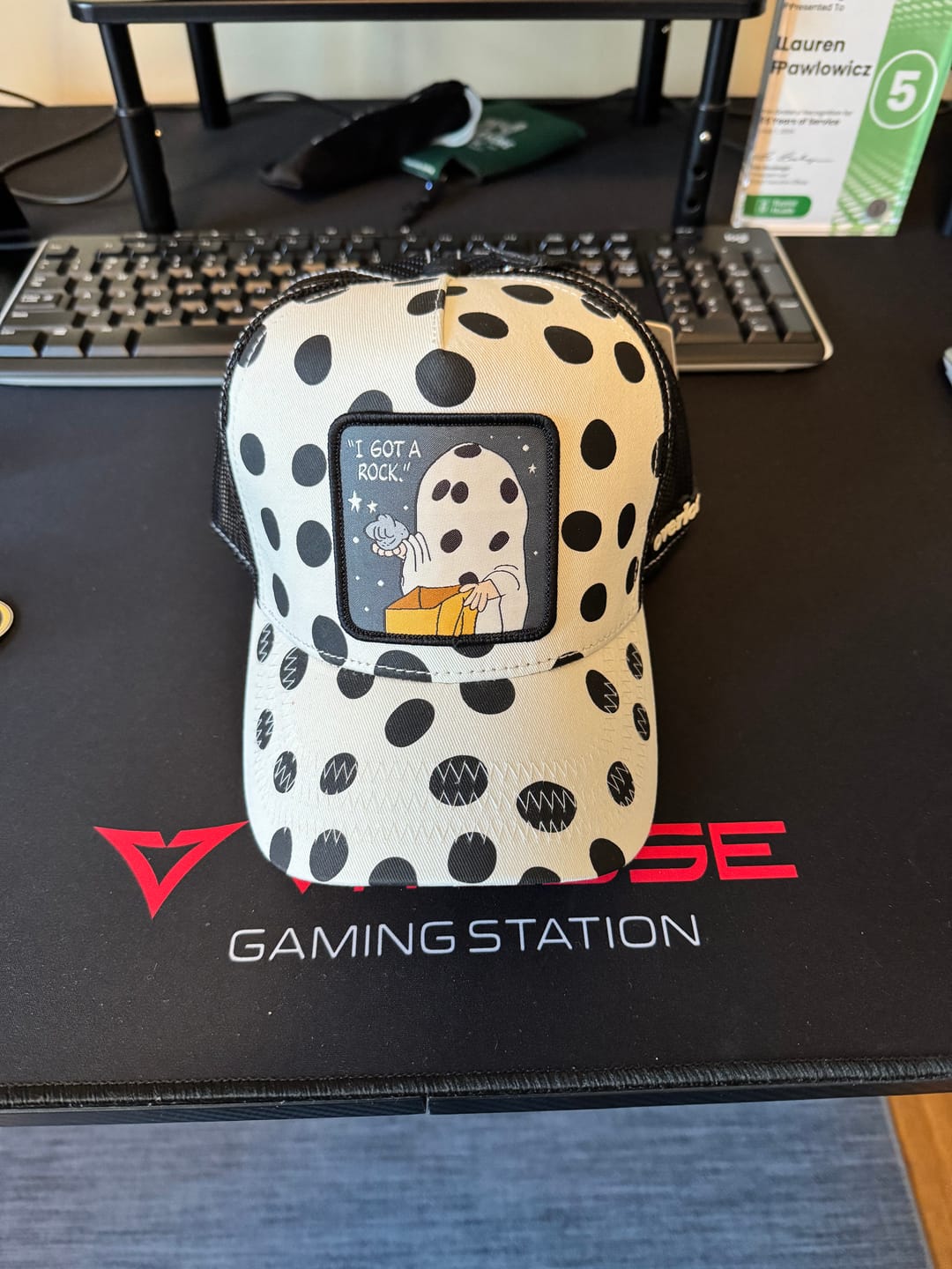 Customer photo review of OVERLORD X Peanuts: "I Got A Rock" Trucker Cap