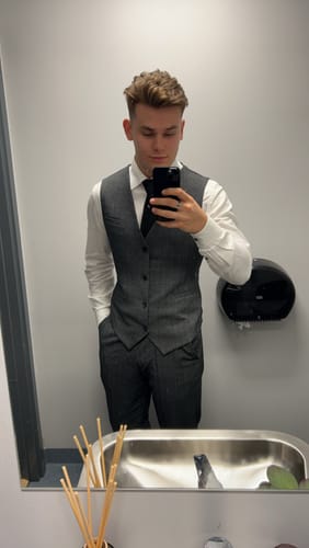 Customer photo review of Three Pieces Suit John