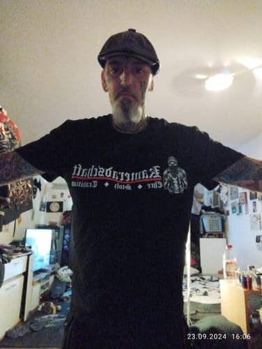 Customer photo review of Kameradschaft Premium T-Shirt