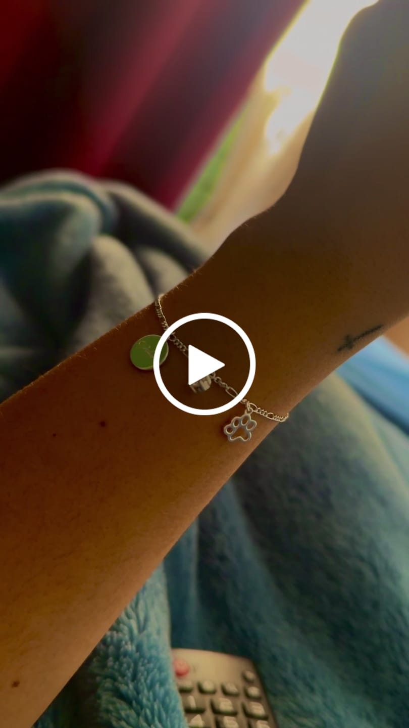 Customer video review of PULSERA JULIETA + MEDALLA PARA GRABAR PLATA