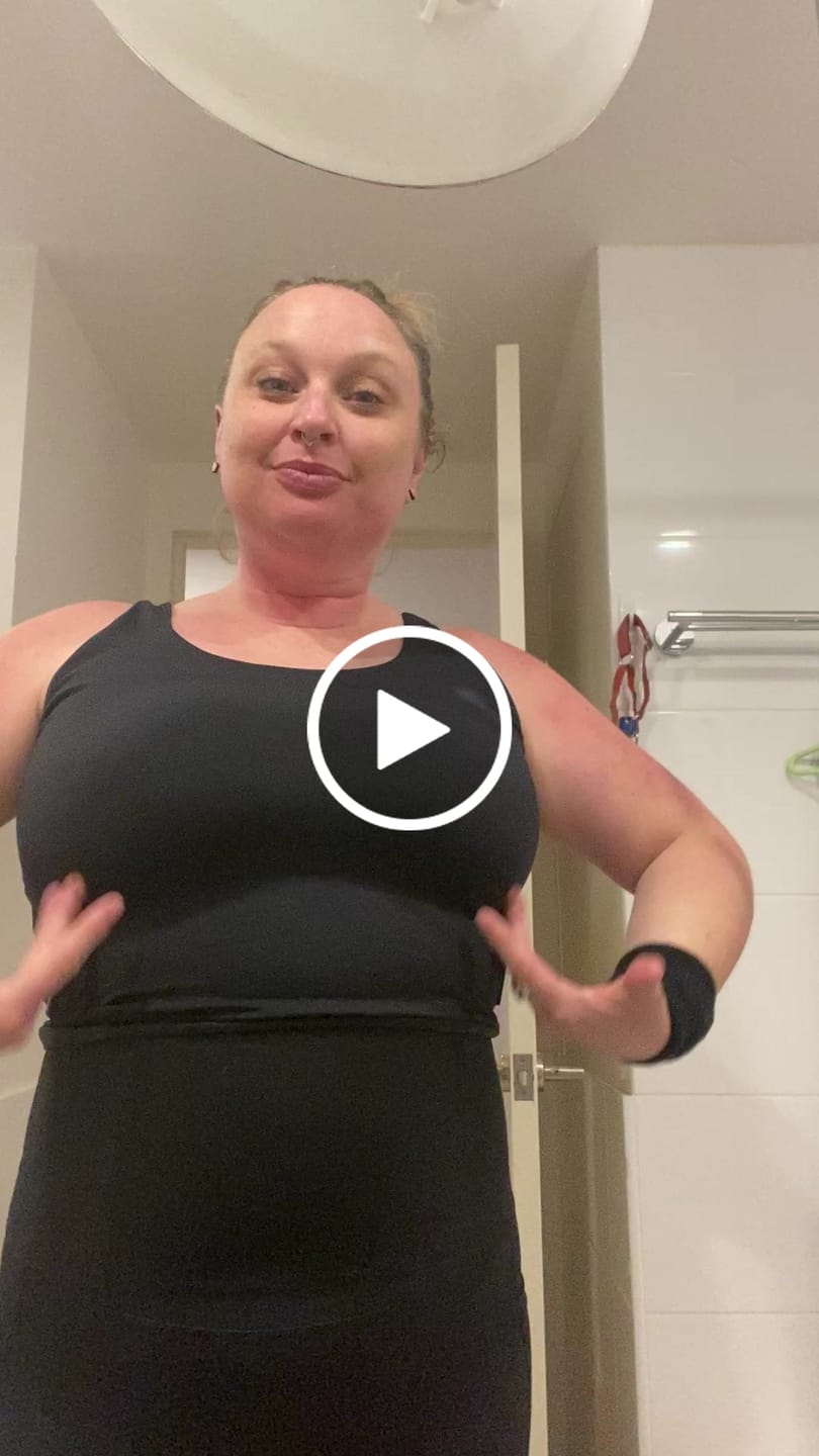 Customer video review of Base Clique FC Crop