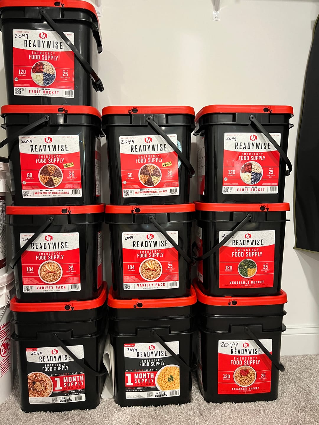 Customer photo review of 120 Serving Freeze Dried Fruit Bucket