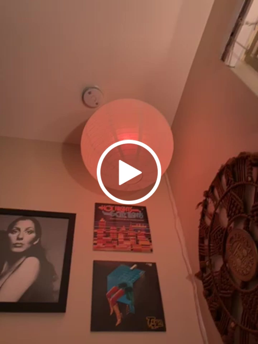 Customer video review of 20" White Round Paper Lantern, Even Ribbing, Chinese Hanging Wedding & Party Decoration