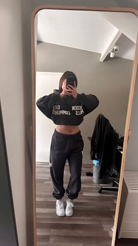 Customer photo review of GATED COMMUNITY HOODIE DARK GREY