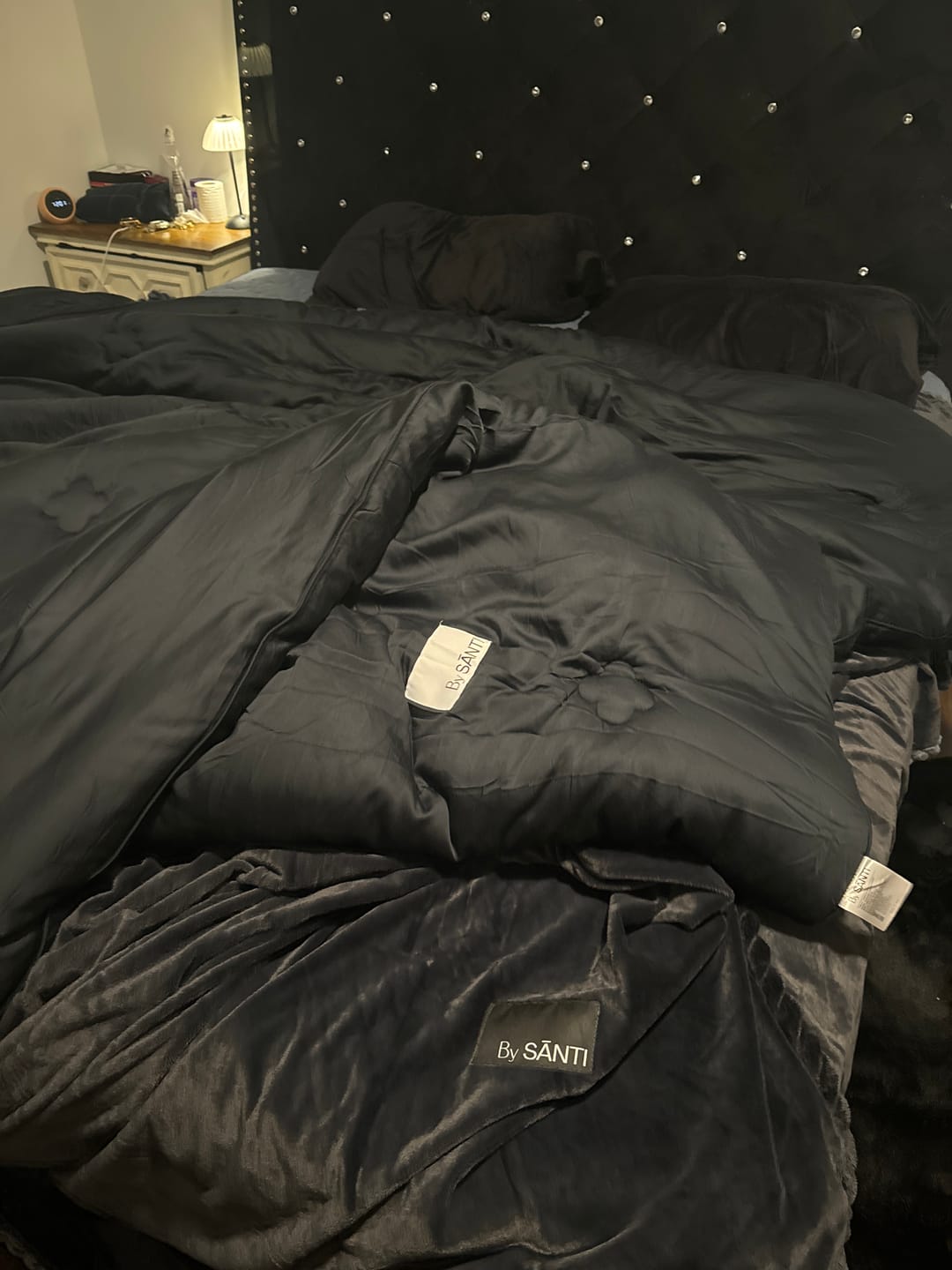 Customer photo review of Amorgos Fine Velvet Bedding Set