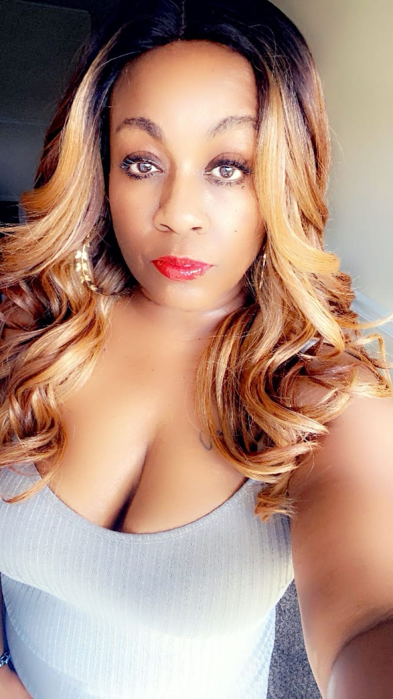 Customer photo review of Shake N Go Freetress Equal Synthetic 5" Lace Part Wig - VALENTINO