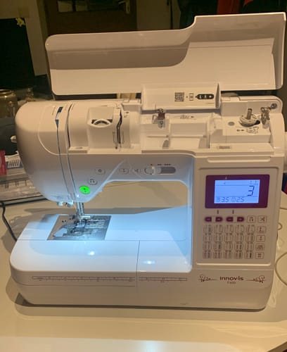 Tatiana G. review of BROTHER Innovis F400 image 1 out of 1