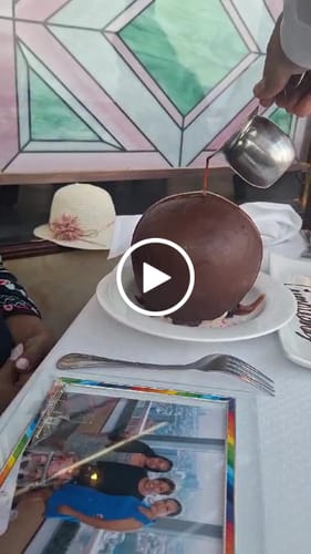 Customer video review of Menú Golden