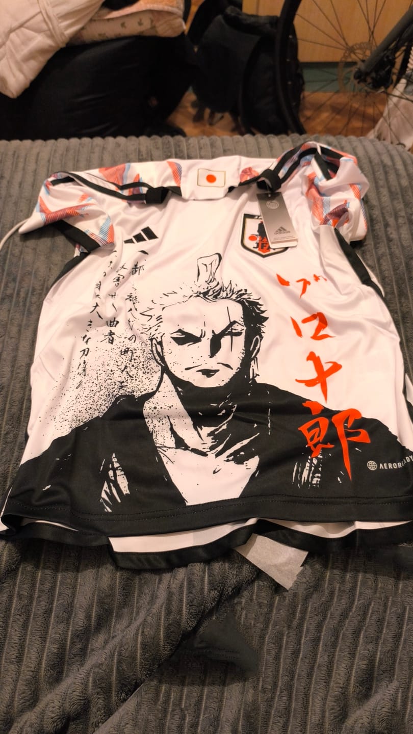 Customer photo review of MAILLOT JAPON 2022/23 - EXTERIEUR EDITION ZORO