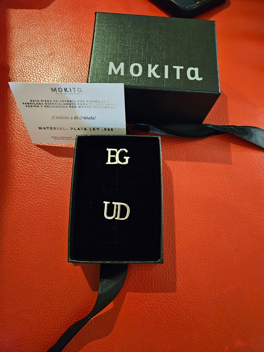 Customer photo review of Mancuernillas Personalizadas con Iniciales