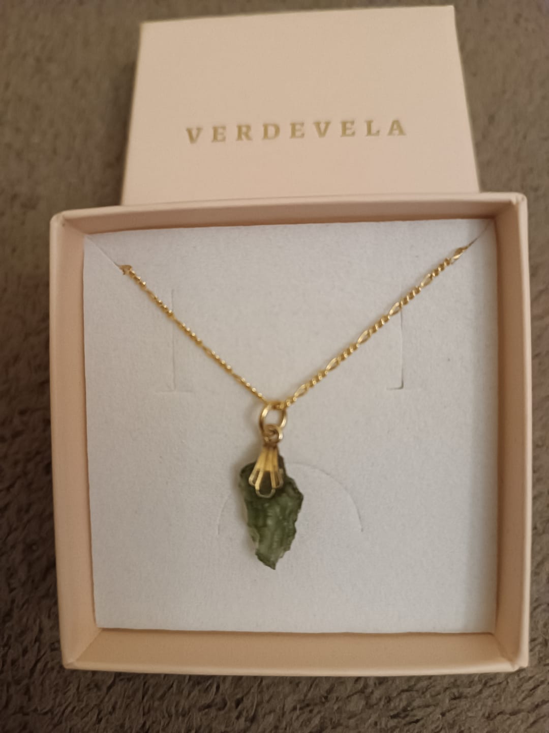Customer photo review of Colgante Moldavita Dorada | Buena suerte - Espiritualidad