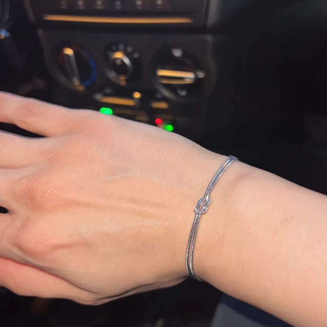 Customer photo review of Bracciale "Nodo d'Amore"