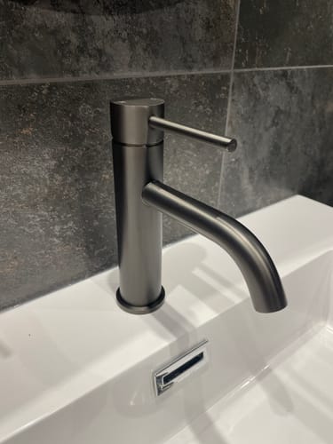 Customer photo review of Mitigeur de salle de bain gris brossé