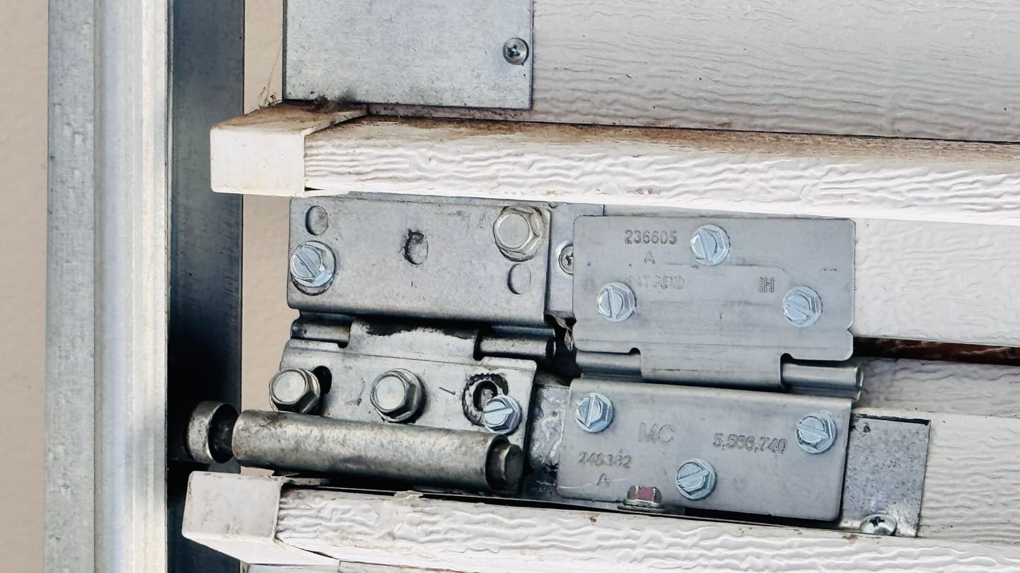 Customer photo review of Wayne Dalton Anti-Pinch | Center Hinge