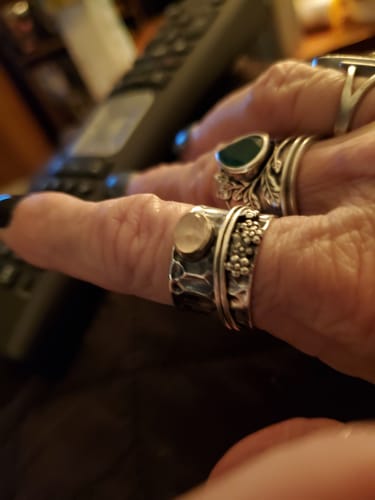 Customer photo review of Rose Quartz Flowers and Butterfly Spinner Ring