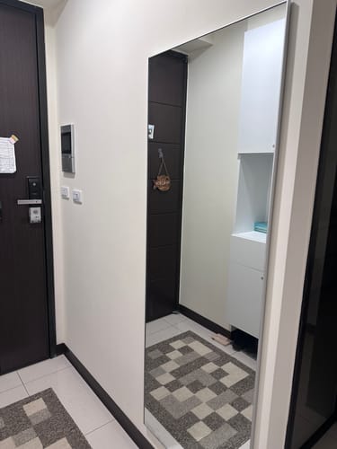 嘉惠 review of 細窄框鋁合金方型全身鏡 大尺寸 壁掛靠牆款/支架款 image 1 out of 1