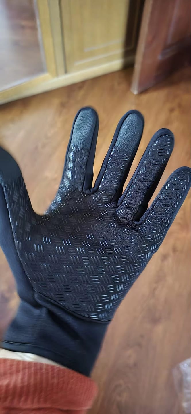 Customer photo review of FROSTFIT PRO - Extrem rutschfester & reflektierender Thermohandschuh