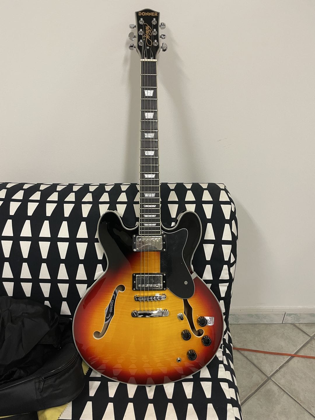 Customer photo review of Donner DJP-1000 Guitare Jazz Électrique