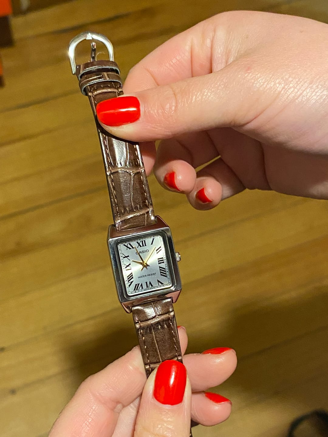 Customer photo review of Reloj Casio Tank Análogo LTP-V007L-9BUDF Cuero Dial Champaña