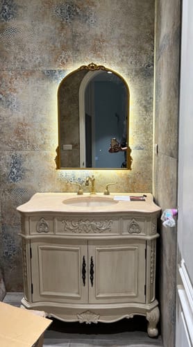 芬卉 review of 法式復古實木雕花壁掛藝術鏡 燈鏡可 image 1 out of 2