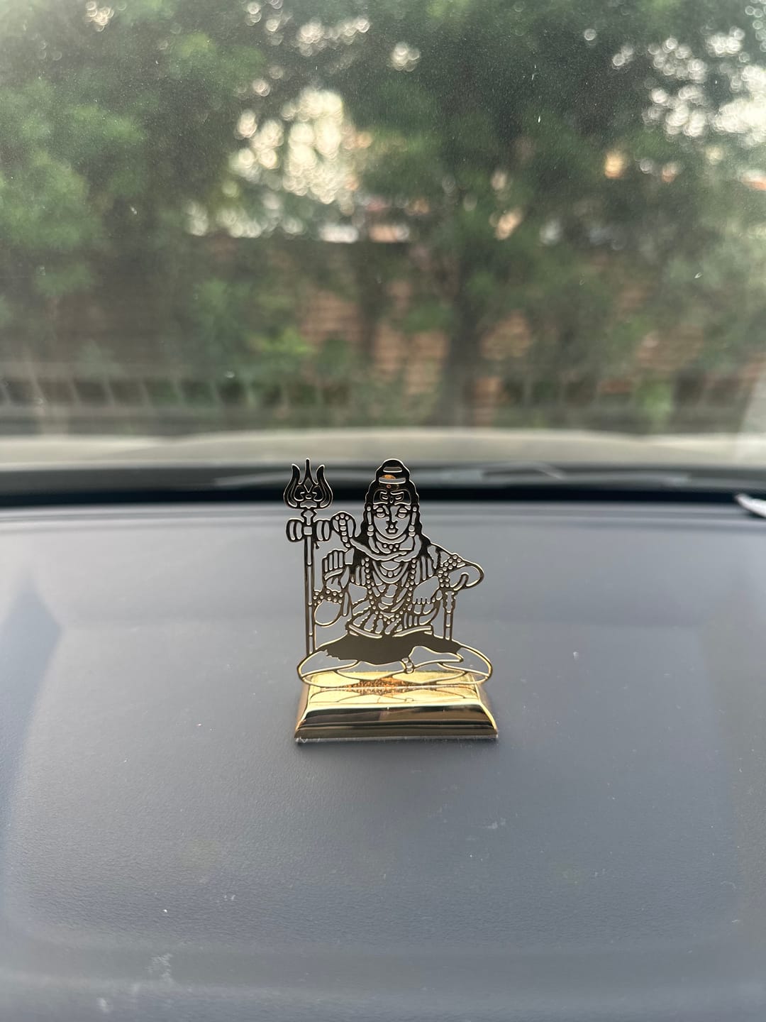 Customer photo review of Car Dashboard Stand Goldplated - Lord Shiva